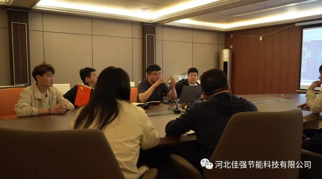 打包箱式房安裝會議現(xiàn)場
