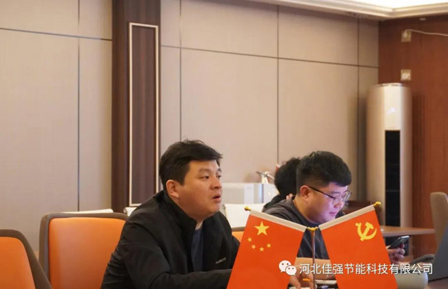 打包箱式房安裝會議現(xiàn)場